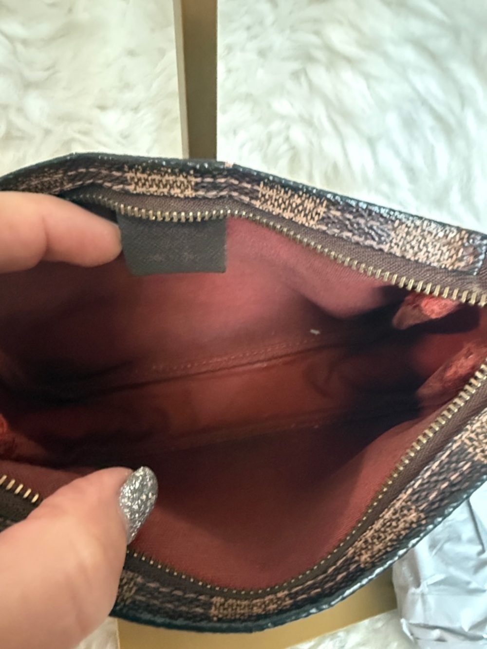 Louis Vuitton Damier Ebene Crossbody with added Gold Chain . Authentic bag - Picture 3 of 3